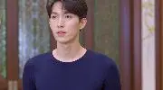 新婚夜泡酒吧被富少围堵，500万冠军保镖1秒被保安打飞，保安竟是新郎